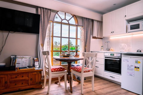 Amble At Hahndorf - Tourism Cairns 2