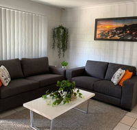 Andergrove Home with a Garden View-Wi-fi  Netflix - Tourism Cairns
