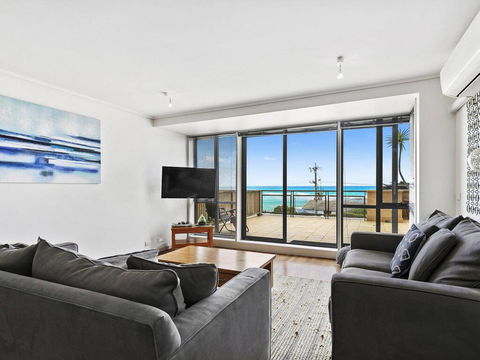 APARTMENT 12 PACIFIC APARTMENTS- Across From The Pier - Tourism Cairns 3