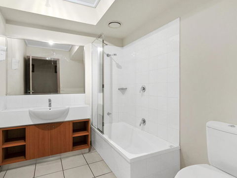 APARTMENT 29 PACIFIC APARTMENTS - Grand Escape With Ocean Views - Tourism Cairns 1