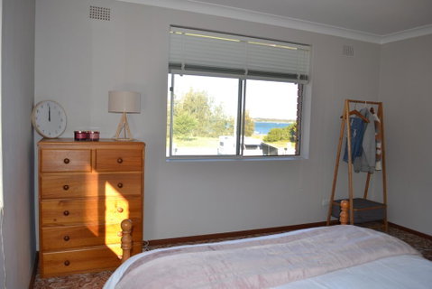 Apartment With Sweeping View Of The Bay, 2 Bedrooms, Sleeps 5 - Tourism Cairns 2