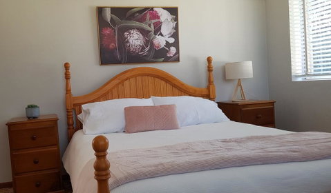 Apartment With Sweeping View Of The Bay, 2 Bedrooms, Sleeps 5 - Tourism Cairns 1