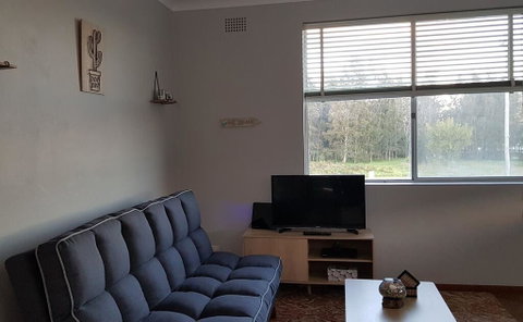 Apartment With Sweeping View Of The Bay, 2 Bedrooms, Sleeps 5 - Tourism Cairns 3