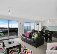 APOLLO 13 PENTHOUSE - free wifi  huge terrace - Tourism Cairns