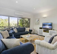 APOLLO BAY HOLIDAY HOUSE - walk to beach  wifi - Tourism Cairns