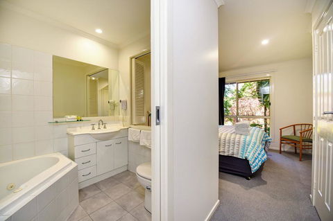 Aqualuna Beach Resort - Unit 25 - Tourism Cairns 1