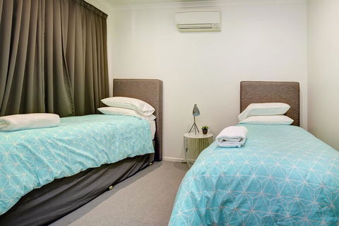 Aqualuna Beach Resort - Unit 25 - Tourism Cairns 2