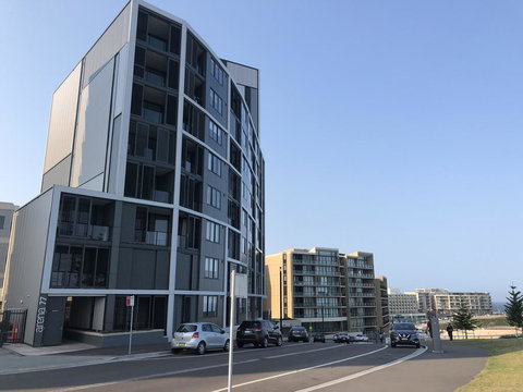 Arena On The Beach - Tourism Cairns 1