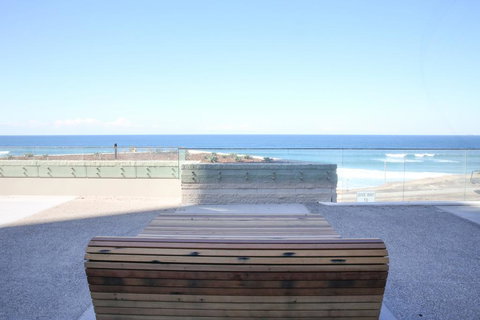 Arena On The Beach - Tourism Cairns 3