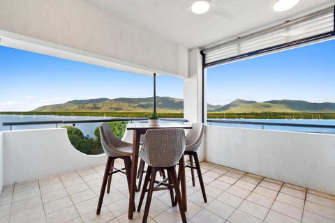Luxury Oceanview Penthouse Cairns City - Tourism Cairns 2