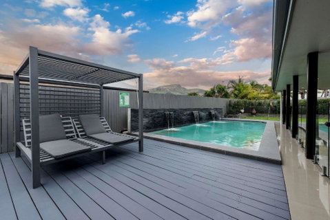 Magic On MacArthur - Tourism Cairns 0
