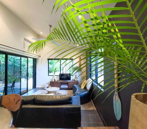 Makilaki Ulysses Machans Beach Cairns - Tourism Cairns 0