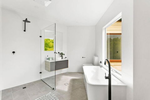 MANHATTAN STYLE 3 STORY LUXURY IN ST PETERS - Tourism Cairns 3
