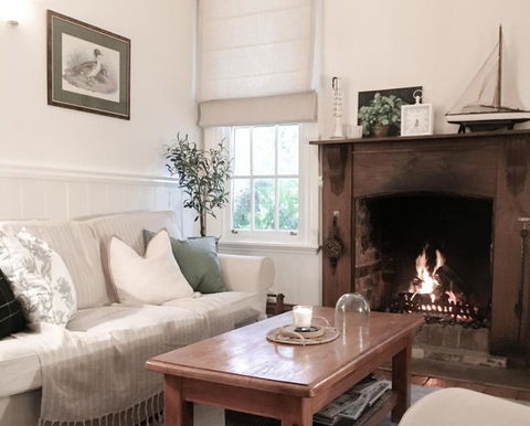 MARIGOLD COTTAGE Charming 1870s Central Daylesford Cottage - Tourism Cairns 2