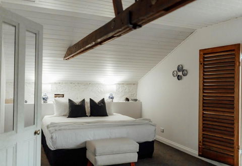 MARYBANK ESTATE - BARN LOFT - Tourism Cairns 1