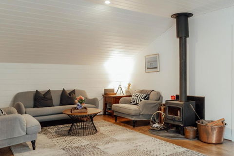 MARYBANK ESTATE - BARN LOFT - Tourism Cairns 0