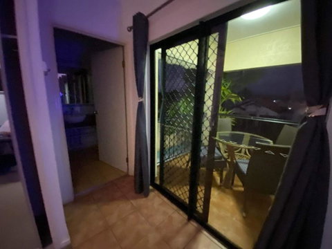 Master Ensuite And Private Balcony - Tourism Cairns 3