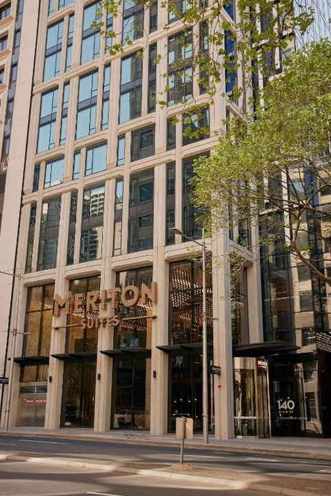Meriton Suites Melbourne - Tourism Cairns 1