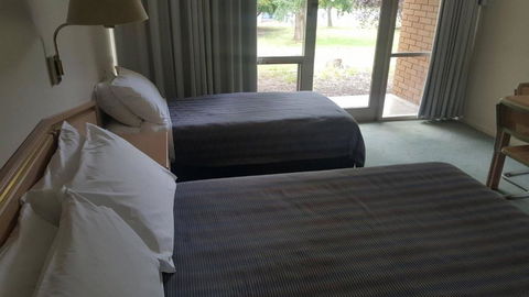 Moe Parklands Motel - Tourism Cairns 1