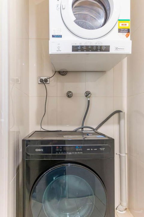 Modern 2B With Loft Bed Parking Central Mascot - Tourism Cairns 3