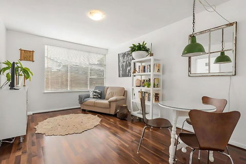 Modern City-Fringe Apartment In New Town - Tourism Cairns 0