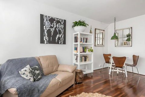 Modern City-Fringe Apartment In New Town - Tourism Cairns 1