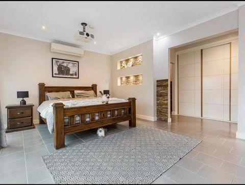 Modern Family Home With Pool - Tourism Cairns 2