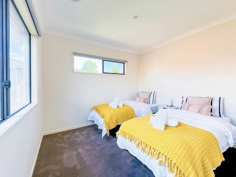 Modern Home In Central Oakleigh East - Tourism Cairns 2