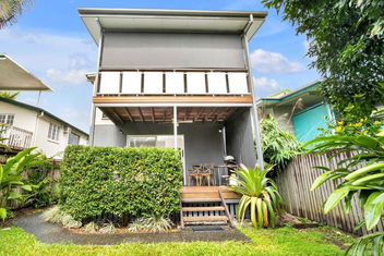 Modern Meets Tropical In This Free-standing Home with Tourism Cairns
