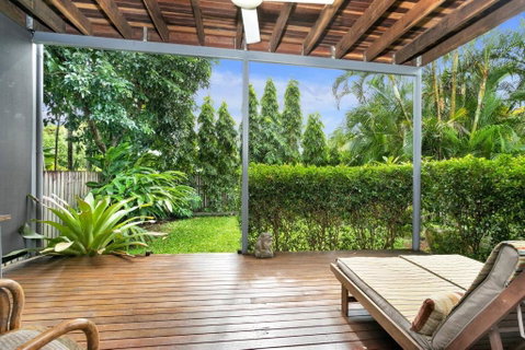 Modern Meets Tropical In This Free-standing Home - Tourism Cairns 3