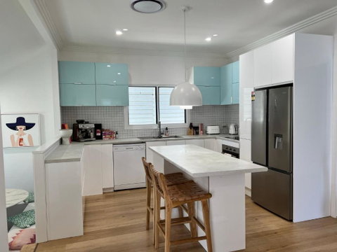 Modern Pool Oasis & Seaside Abode - Tourism Cairns 3