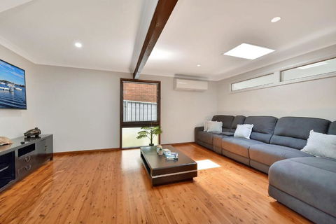 NEW PropertyBreezy Bayside Haven At Brightwaters - Tourism Cairns 2