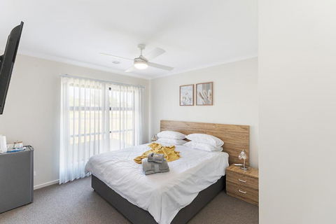 Morview Holiday Homes-Elephant - Tourism Cairns 0