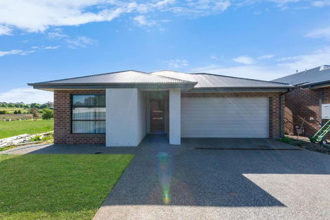 Morview Holiday Homes-Elephant - Tourism Cairns 1