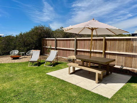 NEW Magpie Sands - 3 Bedroom Home - Downstairs Only, 1 Min Walk To Aldinga Beach - Tourism Cairns 3