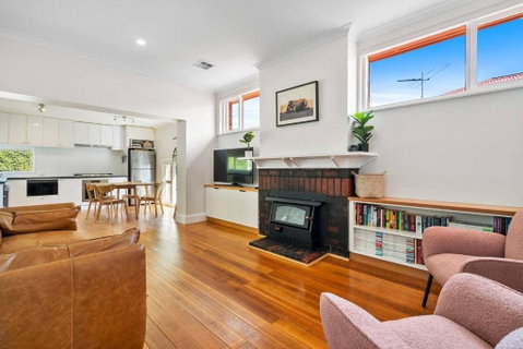 New Town Bungalow - A Leafy Family Haven - Tourism Cairns 0
