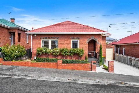 New Town Bungalow - A Leafy Family Haven - Tourism Cairns 1