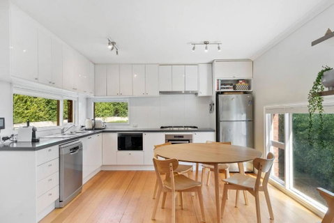 New Town Bungalow - A Leafy Family Haven - Tourism Cairns 2