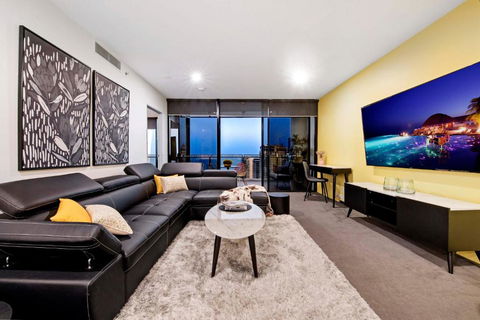 OCEAN VIEW - One Bedroom Spa Apartment - Circle On Cavill - Self Contained, Privately Managed - Tourism Cairns 1