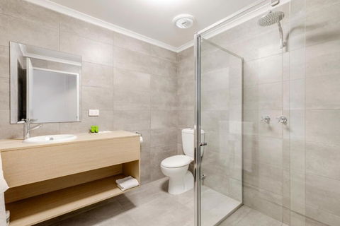 Nightcap At Findon Hotel - Tourism Cairns 3