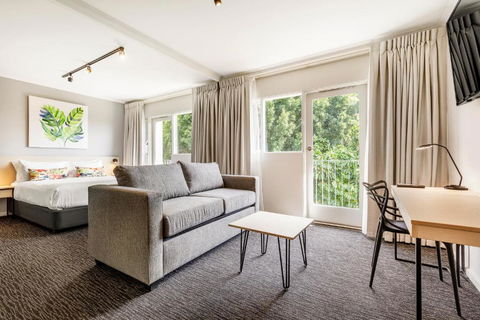 Nightcap At Findon Hotel - Tourism Cairns 2