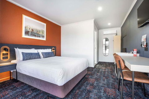 Nightcap At Horse & Jockey Hotel Warwick - Tourism Cairns 3