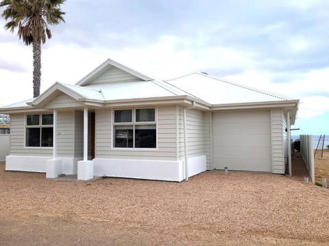 North Beach Hamptons - Tourism Cairns 1