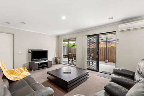 Oasis Springs - Tourism Cairns 3