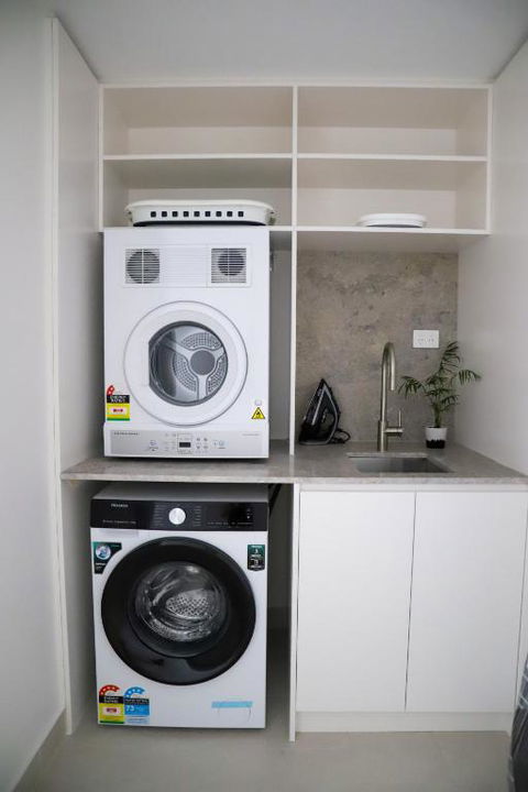 Ocean Breeze Shellharbour Marina - Tourism Cairns 2