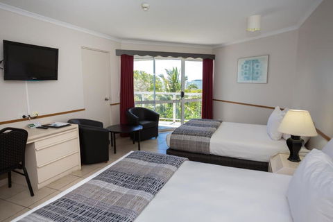 Ocean International Hotel - Tourism Cairns 2