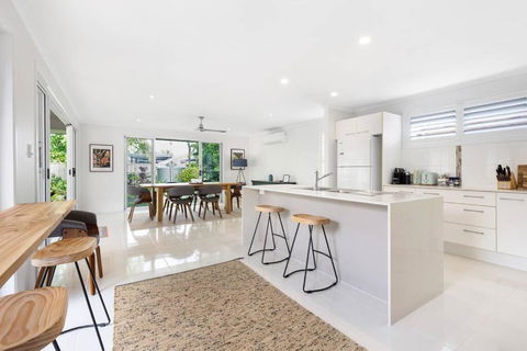 OCEAN55- Mooloolaba Family Holiday Home - Tourism Cairns 0