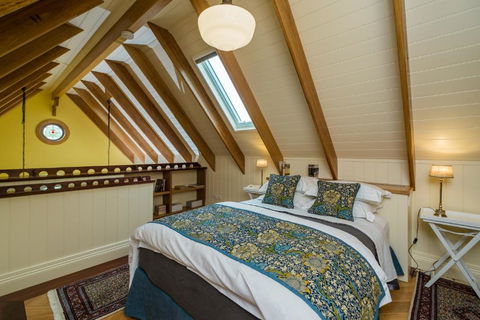 Old Bank Boutique Hotel - Tourism Cairns 1
