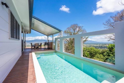 On The Very Top Of Cairns - Luxurious Entertainer - Tourism Cairns 1