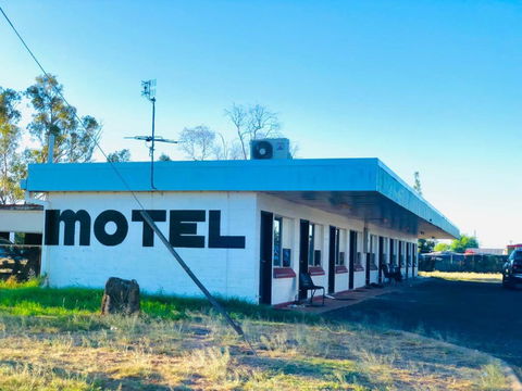 OXFORD HOTEL MOTEL - Tourism Cairns 2